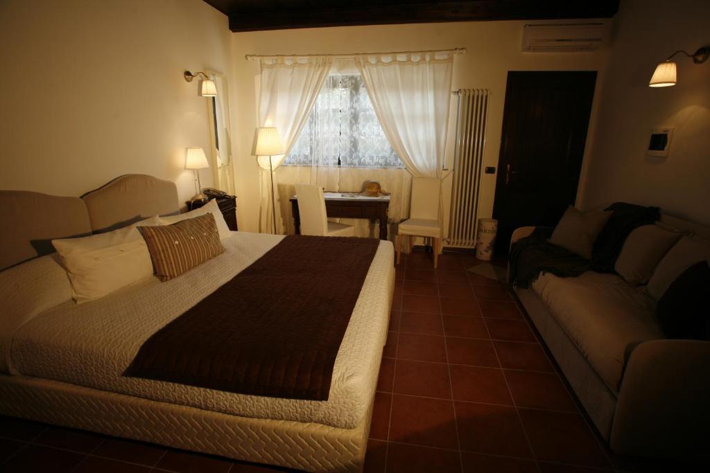 La Maragliana Aparthotel Castel Rocchero Room photo